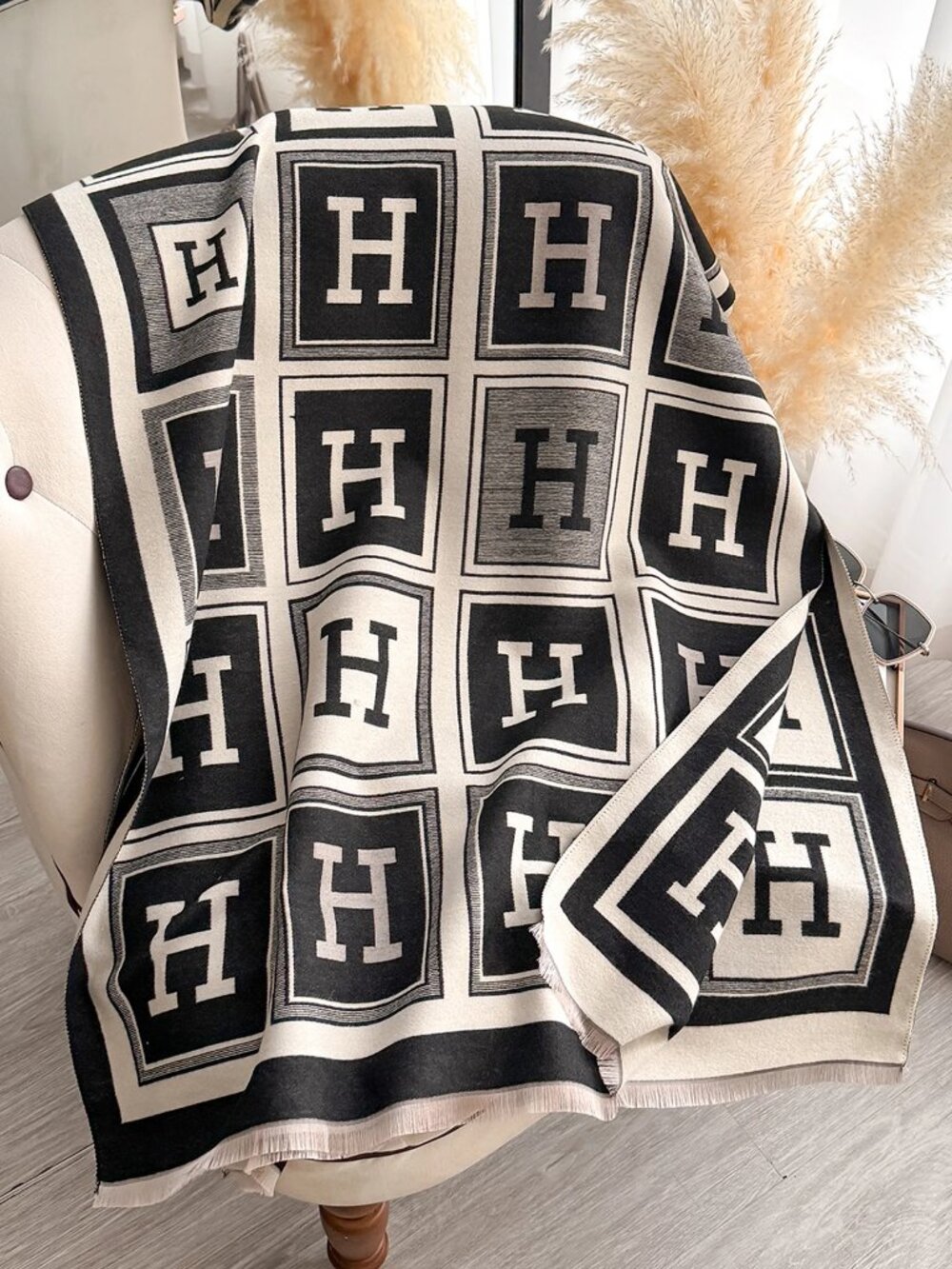 NEW! LUXURY HIGH END VIBES WRAP SCARF SHAWL BLANKET